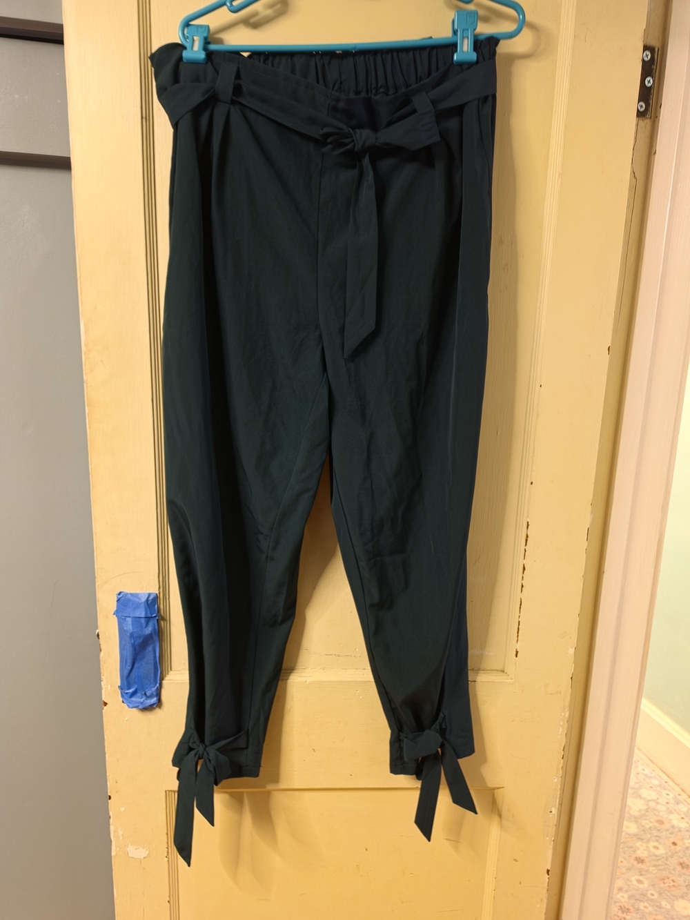 SHEIN Dark Green High-Waist Tie Detail Cropped Pants